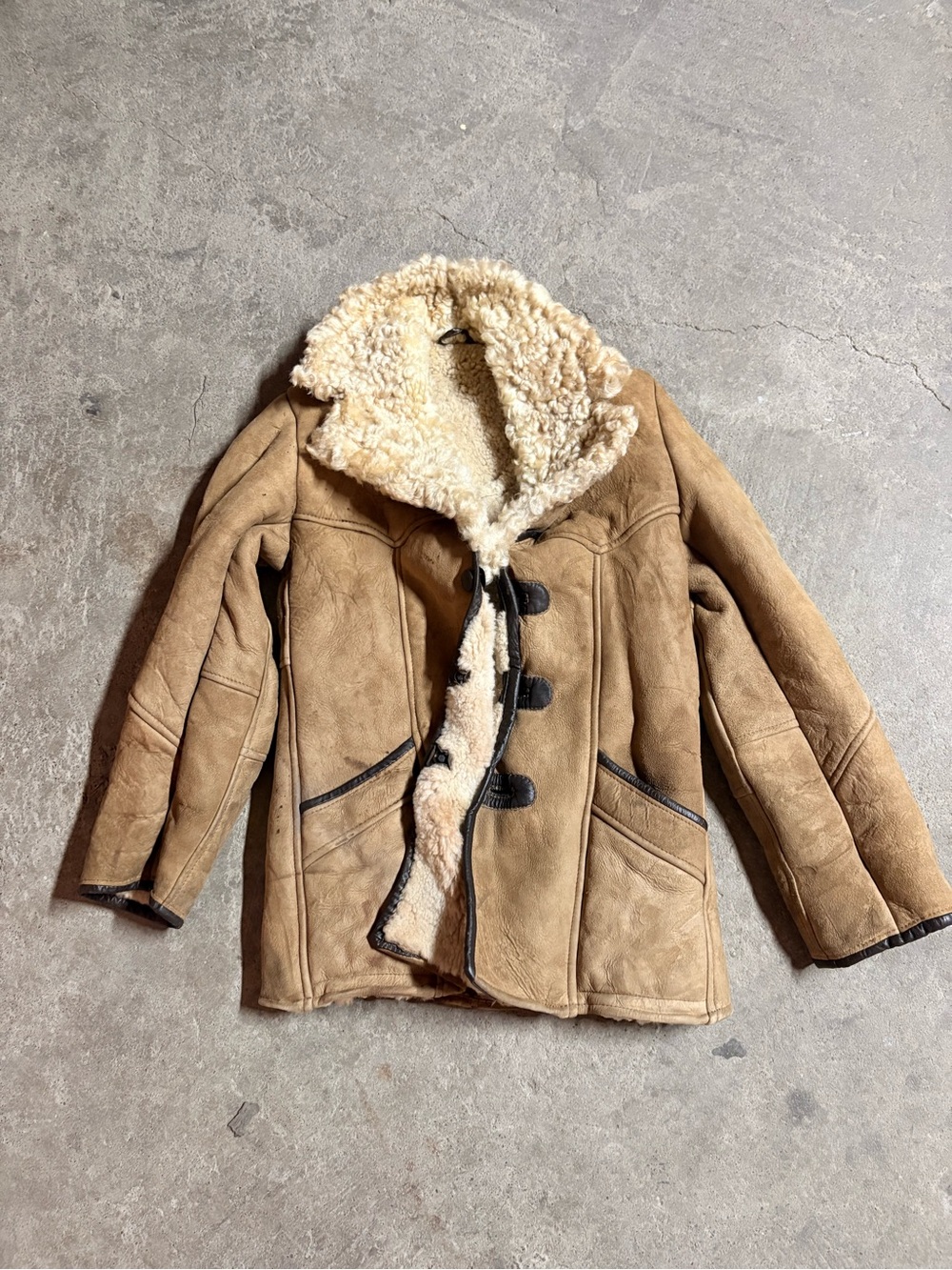 Skin Deep Women’s tan suede sheep - lined riding western pocket coat sz Large